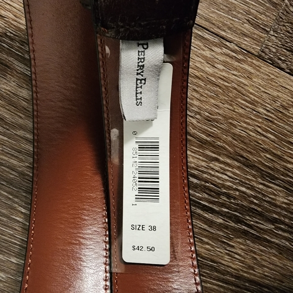 🔴 🔚🔜 NWT Cowhide Perry Ellis Leather Belt. - Picture 5 of 5